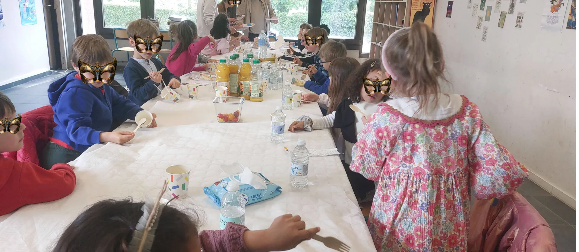 Goûter anniversaire à table